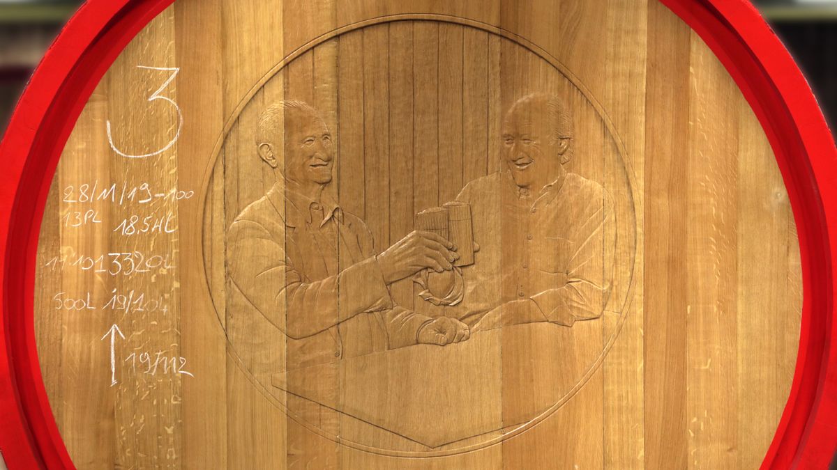 Armand & Gaston, immortalized on a wooden foudre, a birthday present for Armand in 2019.