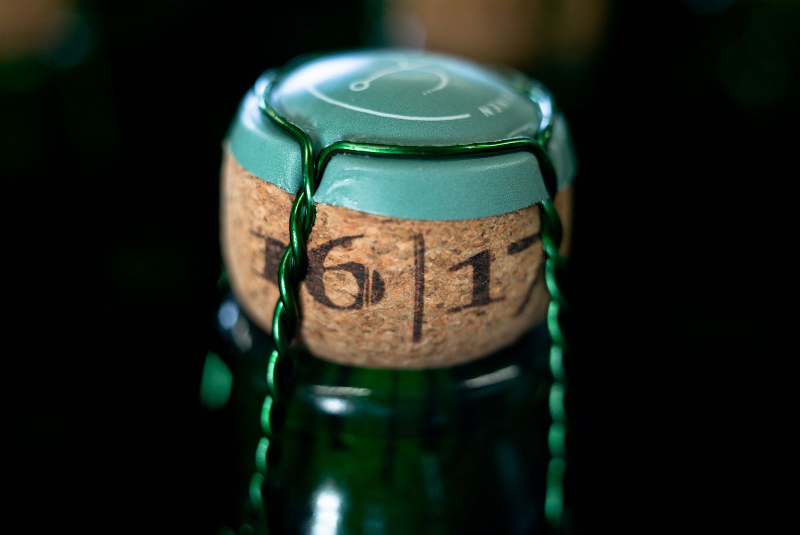 The cork indicates in which season the bottle was bottled.